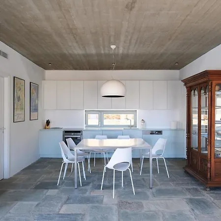 펜션 Kymo Kea Otziás